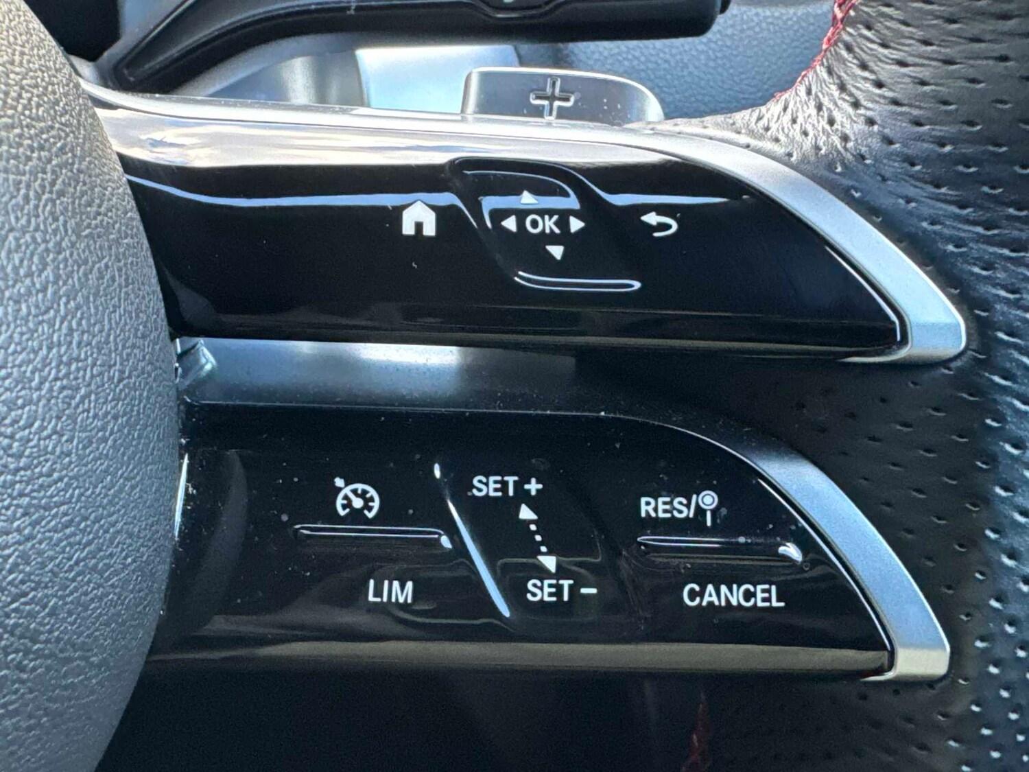 Used Mercedes-Benz GLB 2024 for sale - 76842841: Photo 34