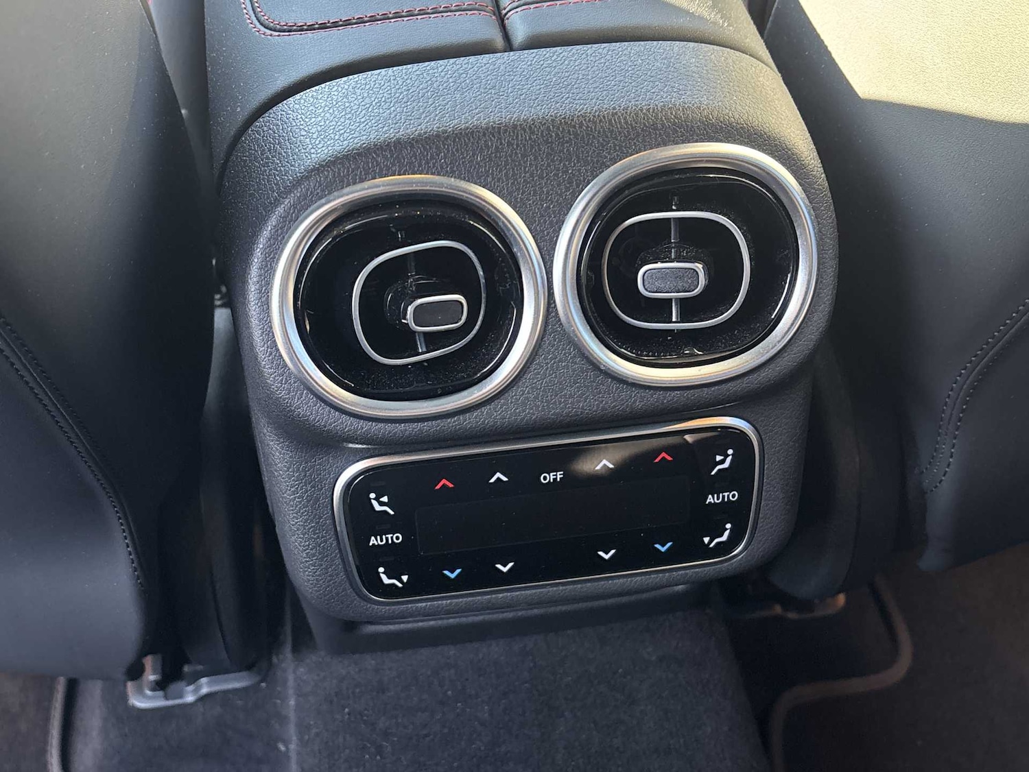 Used Mercedes-Benz GLC 2025 for sale - 77943366: Photo 23