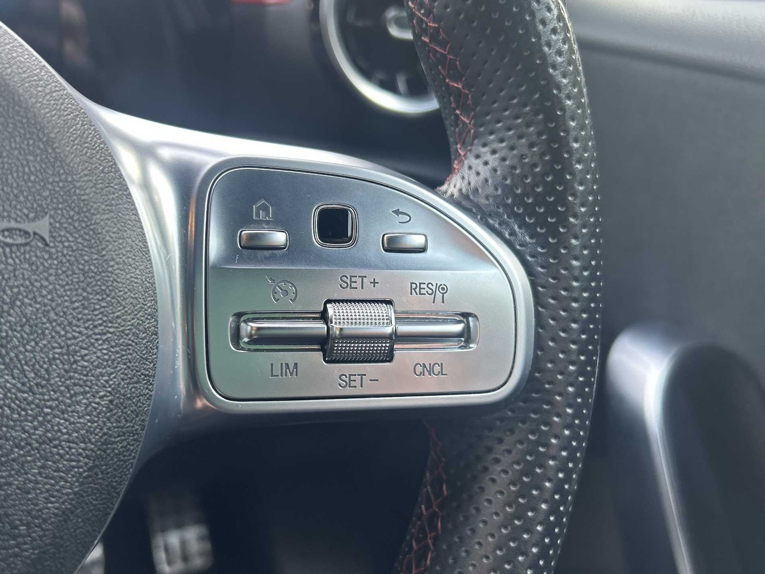 Used Mercedes-Benz A-Class 2019 for sale - 76390732: Photo 31