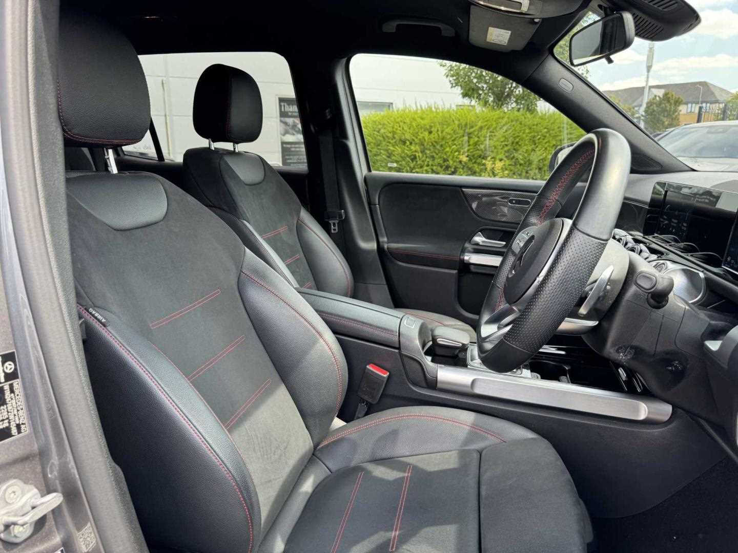 Used Mercedes-Benz GLB 2021 for sale - 76113301: Photo 32