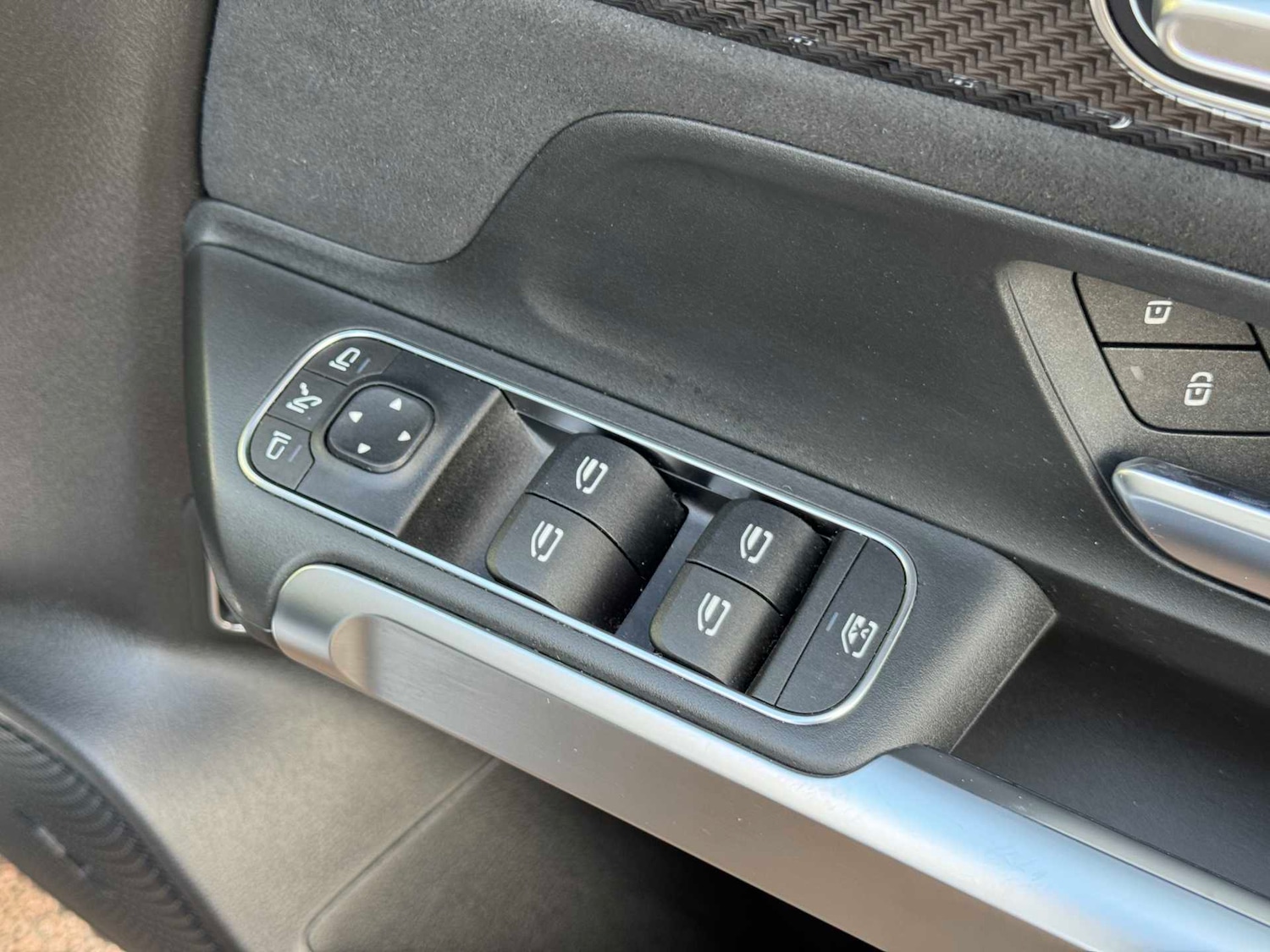 Used Mercedes-Benz GLB 2020 for sale - 76745967: Photo 32