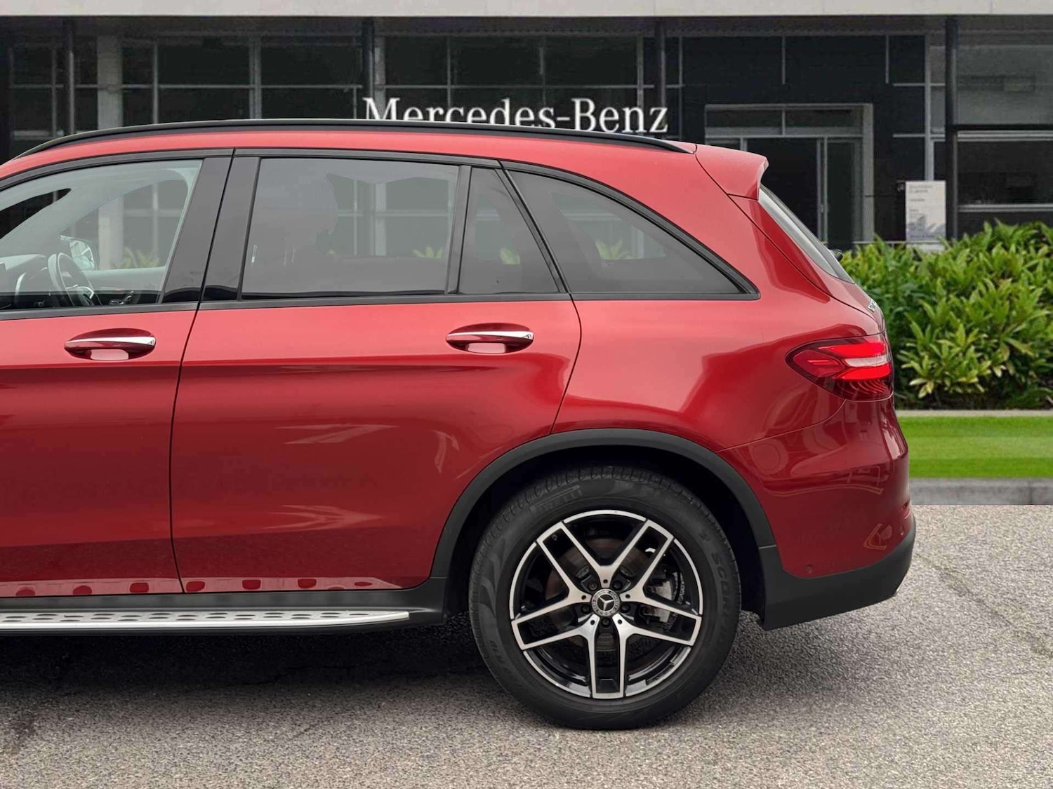 Used Mercedes-Benz GLC 2018 for sale - 76141772: Photo 3