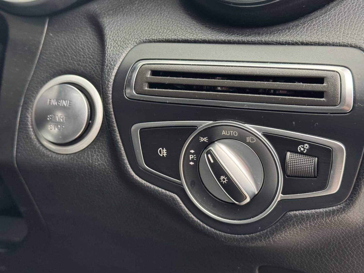 Used Mercedes-Benz GLC 2018 for sale - 76141772: Photo 34