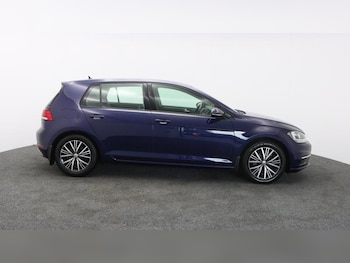 Used Volkswagen Golf 2018 for sale - 77117324: Photo
