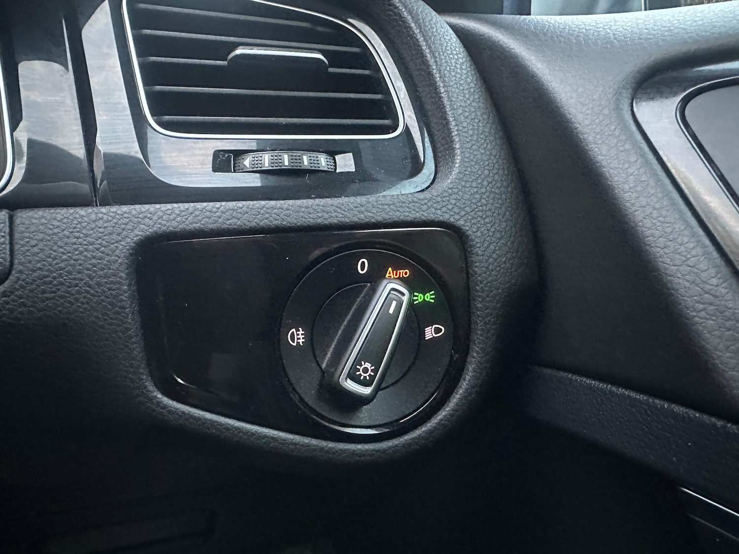 Used Volkswagen Golf 2017 for sale - 76976264: Photo 49