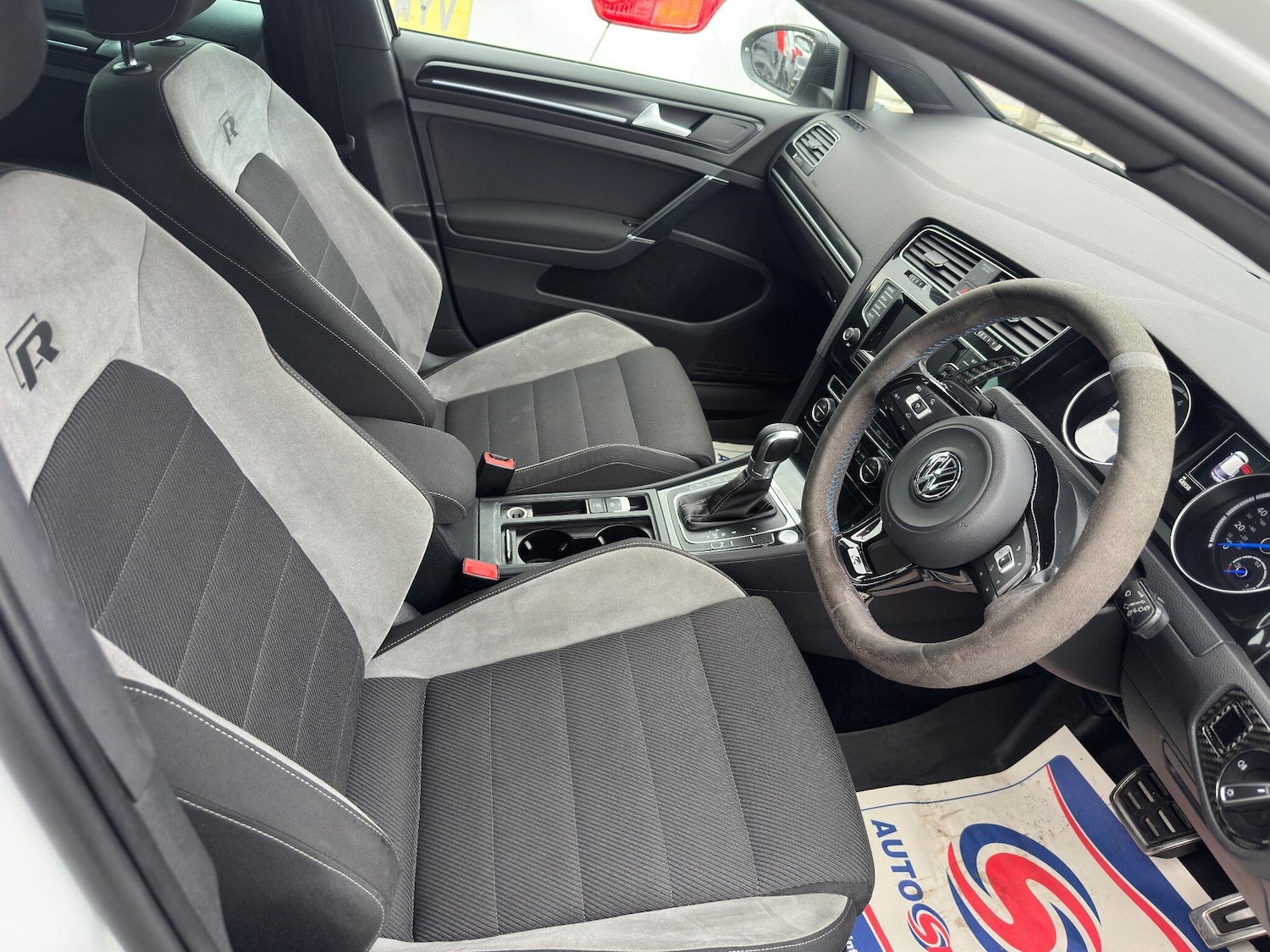 Used Volkswagen Golf 2014 for sale - 76095167: Photo 11