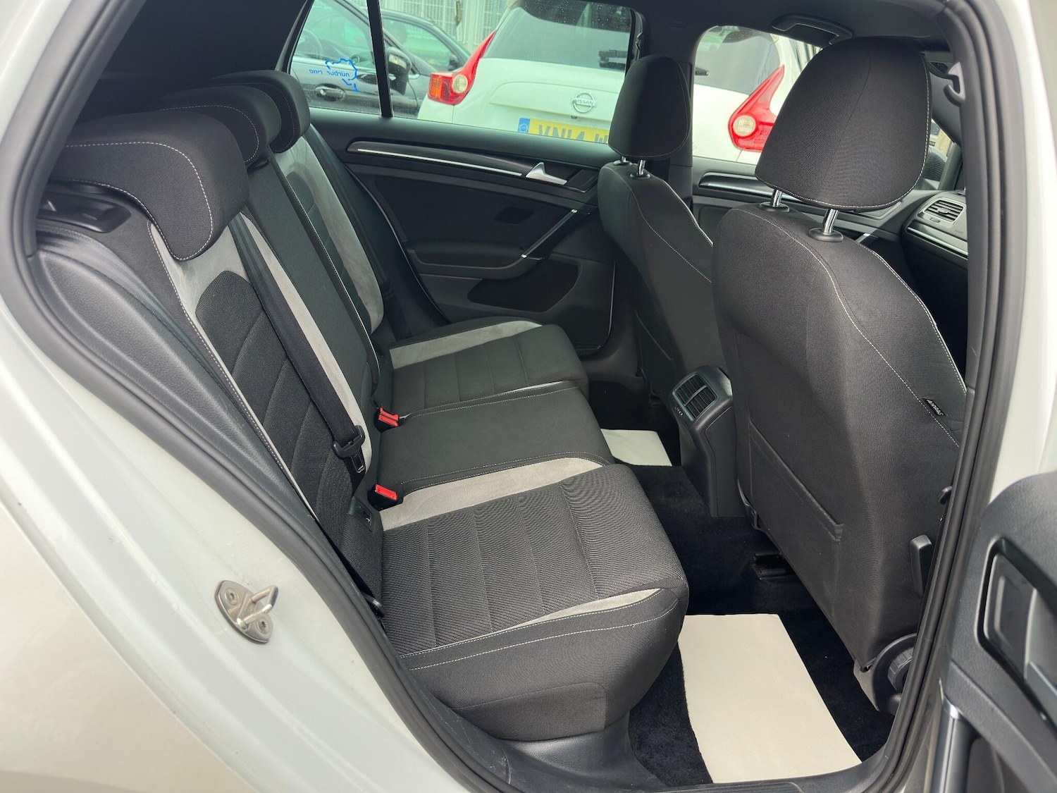 Used Volkswagen Golf 2014 for sale - 76095167: Photo 9