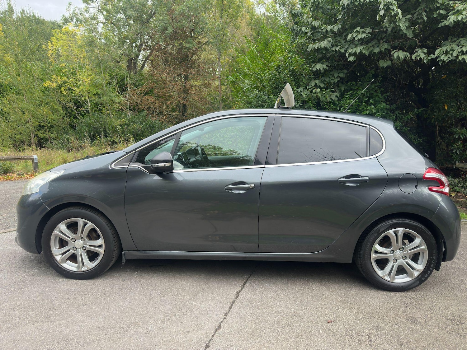 Used Peugeot 208 for sale - 76993603: Photo 32