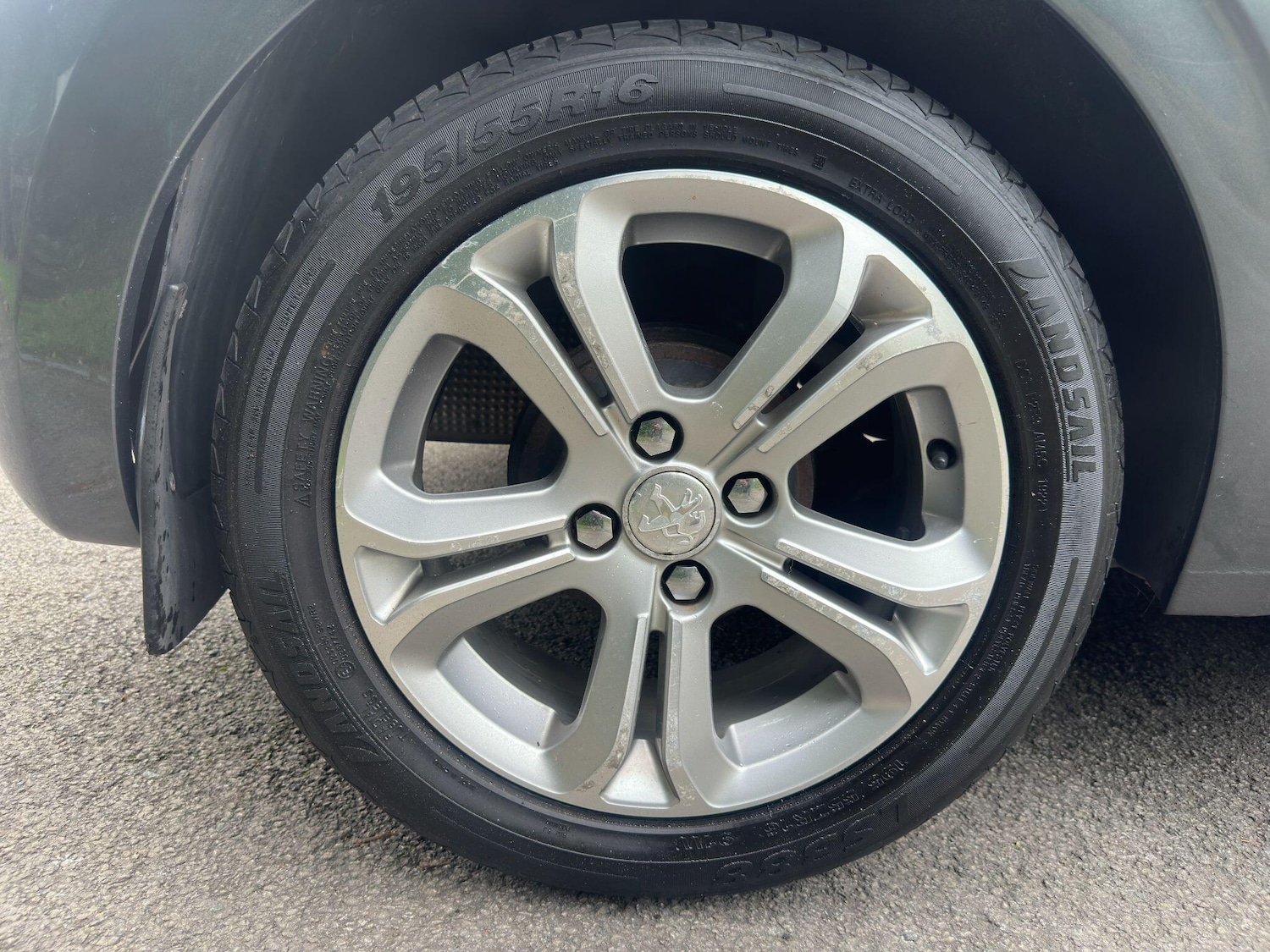 Used Peugeot 208 for sale - 76993603: Photo 36