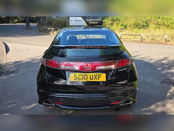 Used Honda Civic 2010 for sale - 77957150: Photo