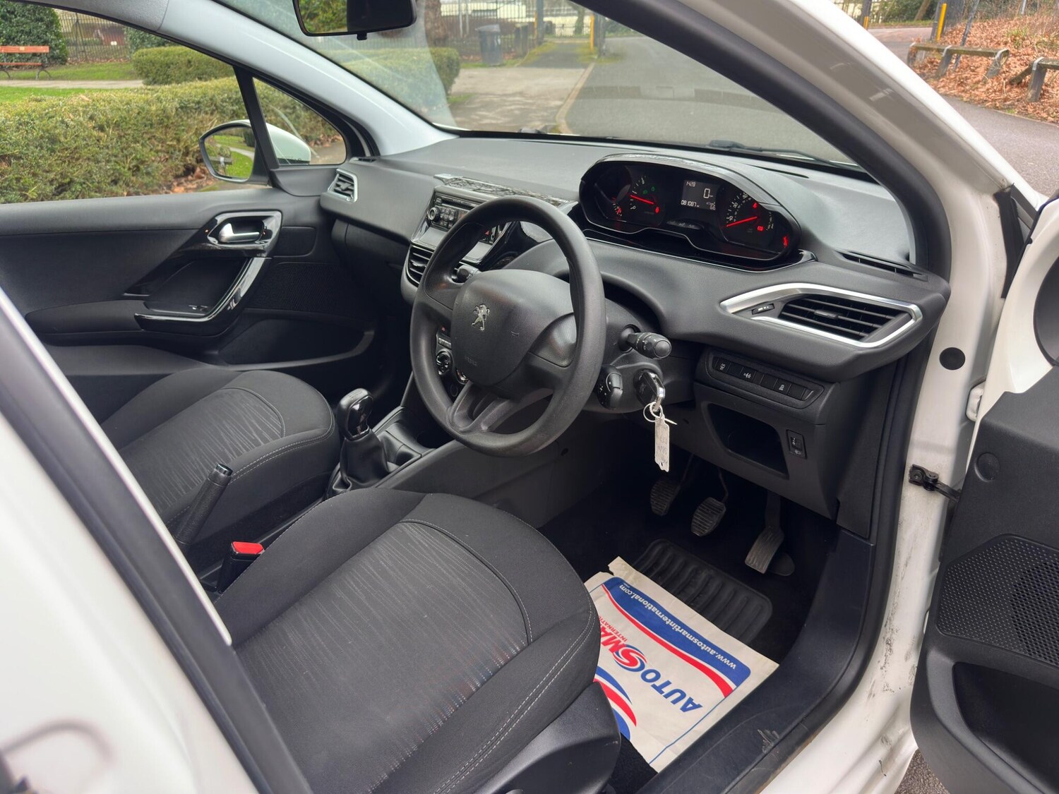 Used Peugeot 208 for sale - 77633135: Photo 31