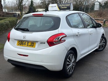 Used Peugeot 208 2014 for sale - 77633135: Photo
