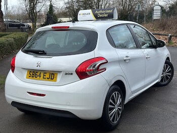 Used Peugeot 208 2014 for sale - 77633135: Photo