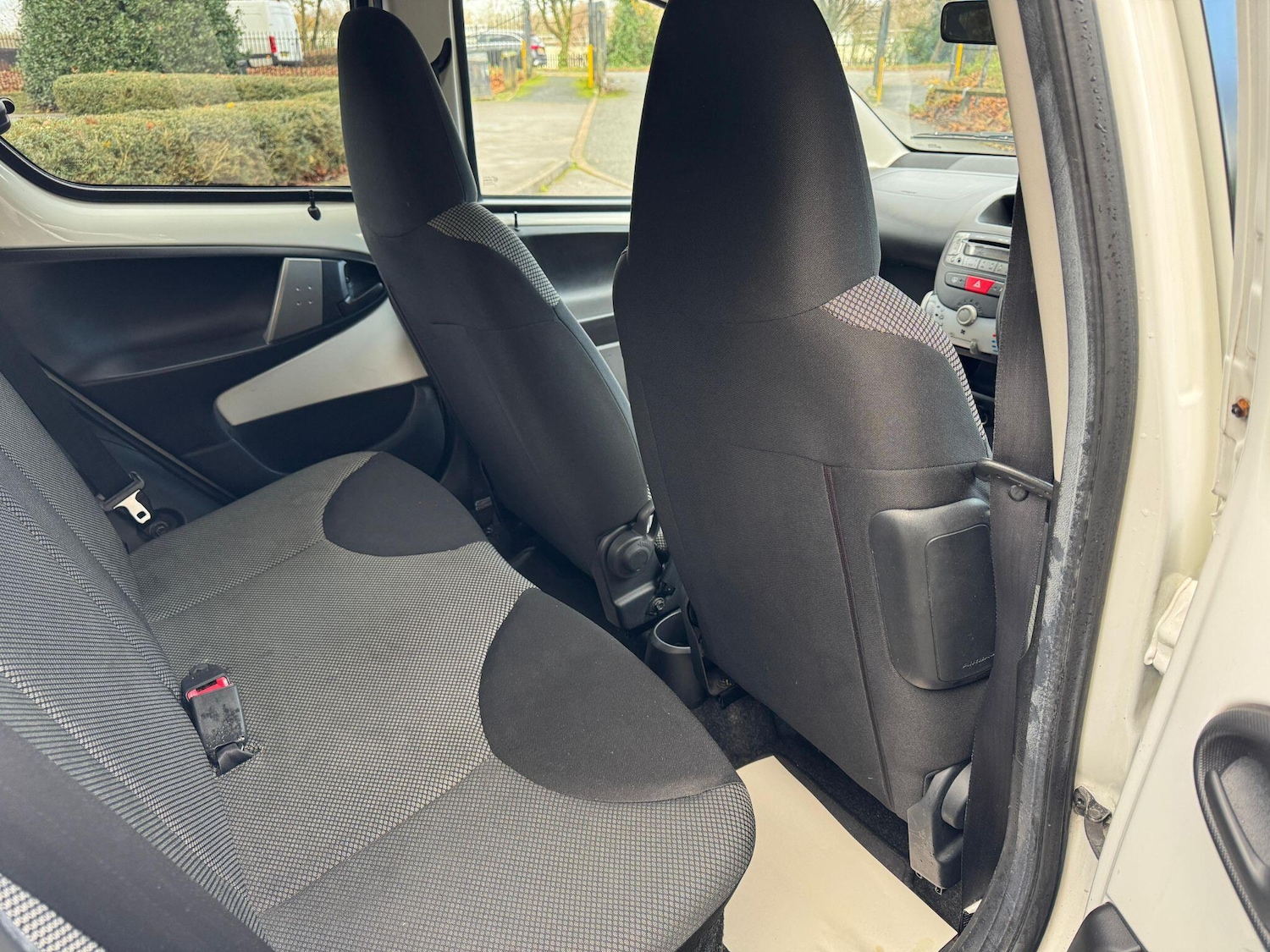 Used Toyota AYGO 2012 for sale - 76850089: Photo 9