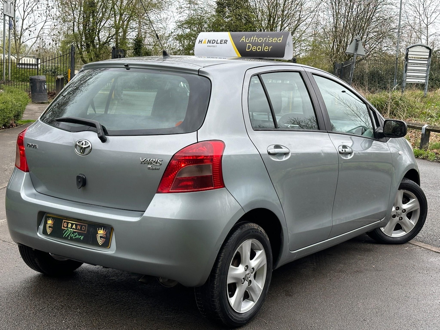 Used Toyota Yaris 2007 for sale - 76997705: Photo 2