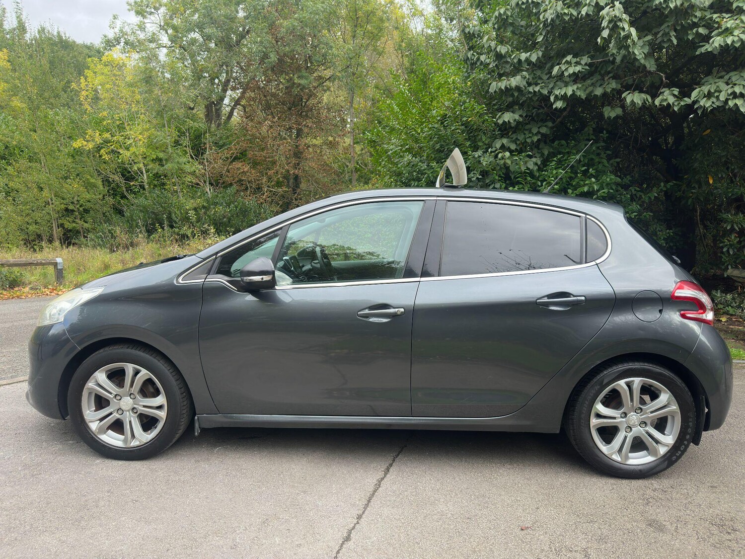 Used Peugeot 208 2013 for sale - 76094217: Photo 31