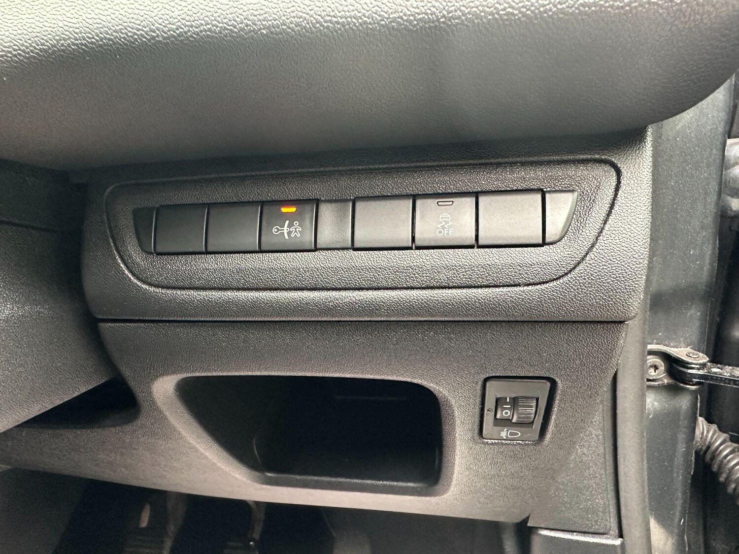 Used Peugeot 208 2013 for sale - 76094217: Photo 56