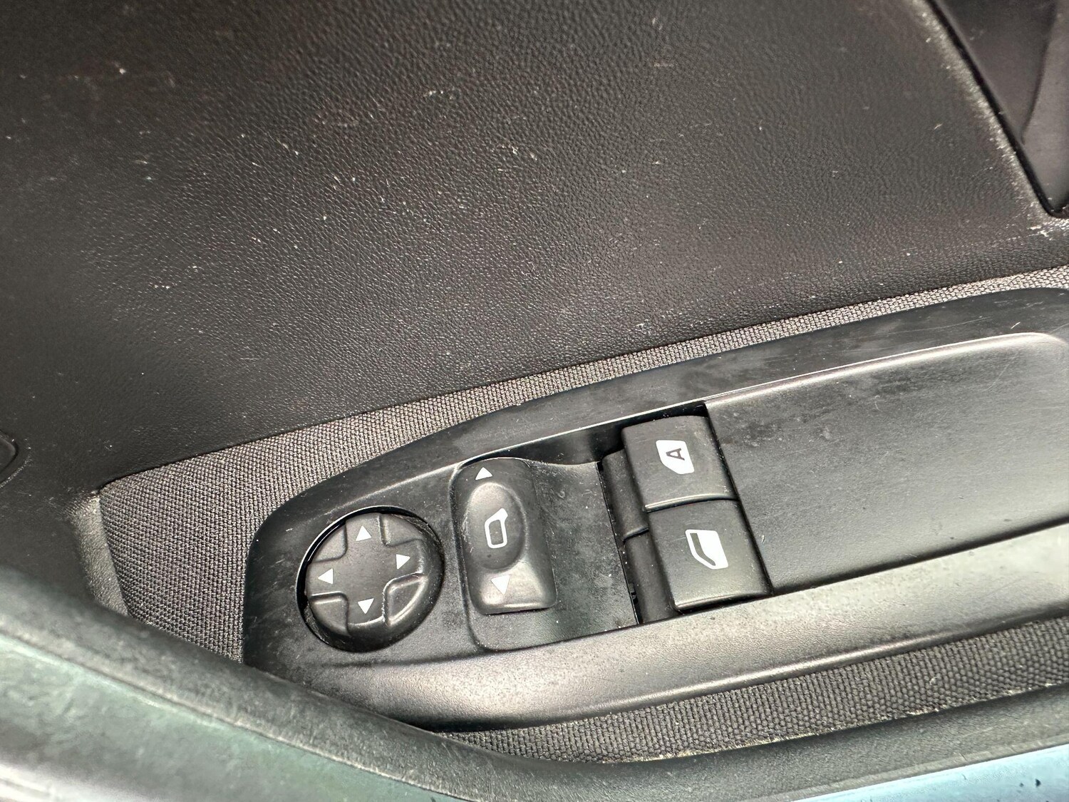 Used Peugeot 208 2013 for sale - 76094217: Photo 57