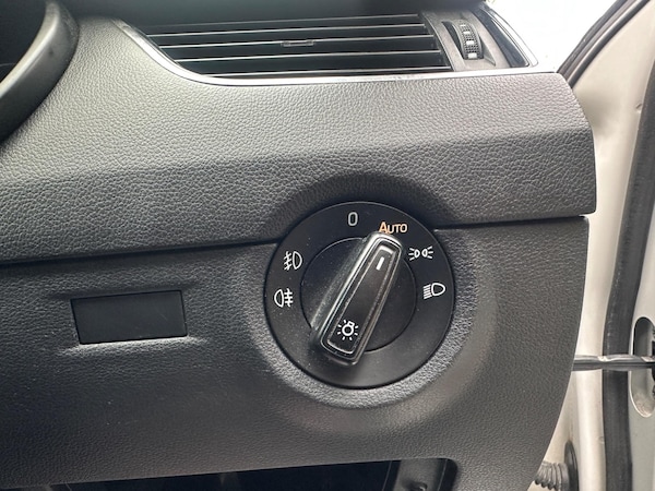 Used Skoda Octavia 2015 for sale - 74553822: Photo 52