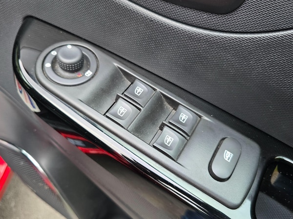 Used Renault Captur 2015 for sale - 74382815: Photo 37