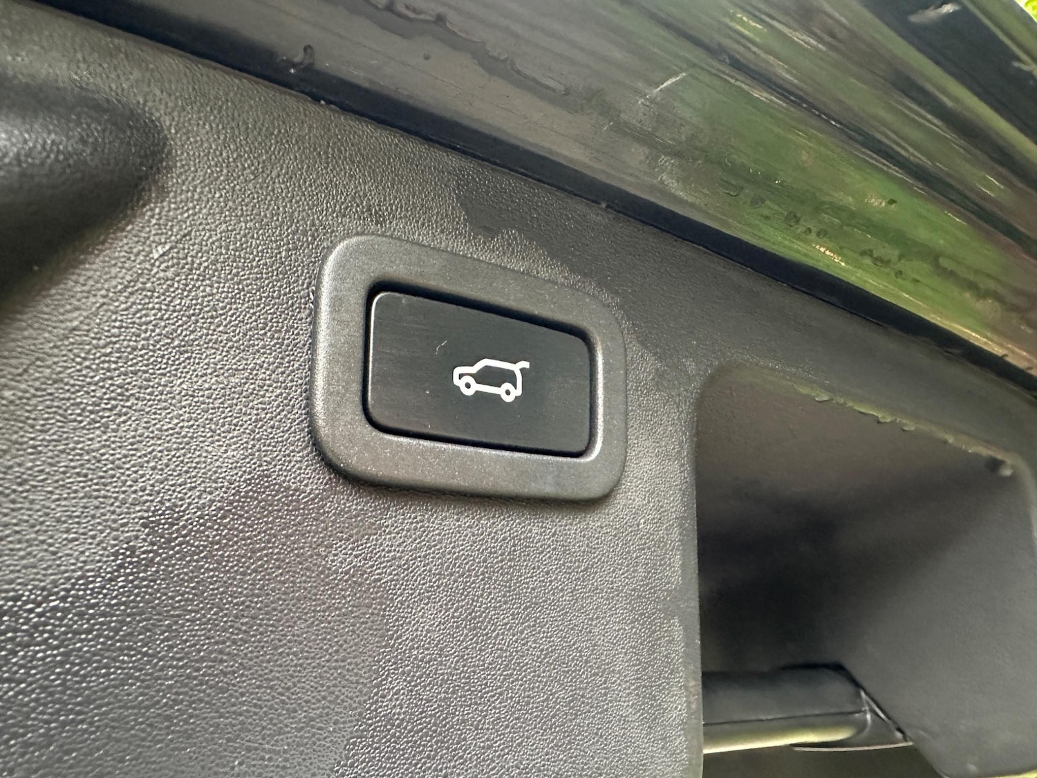 Used Land Rover Discovery Sport 2016 for sale - 76988712: Photo 26