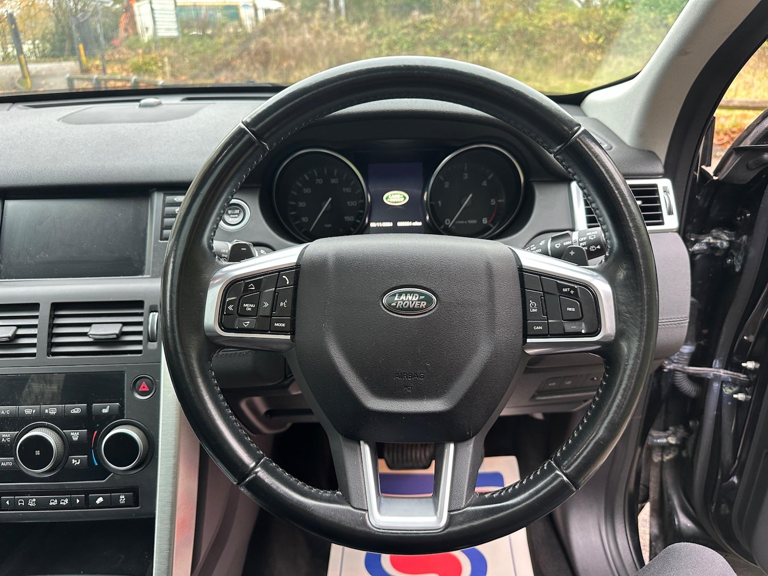 Used Land Rover Discovery Sport 2016 for sale - 76988712: Photo 42