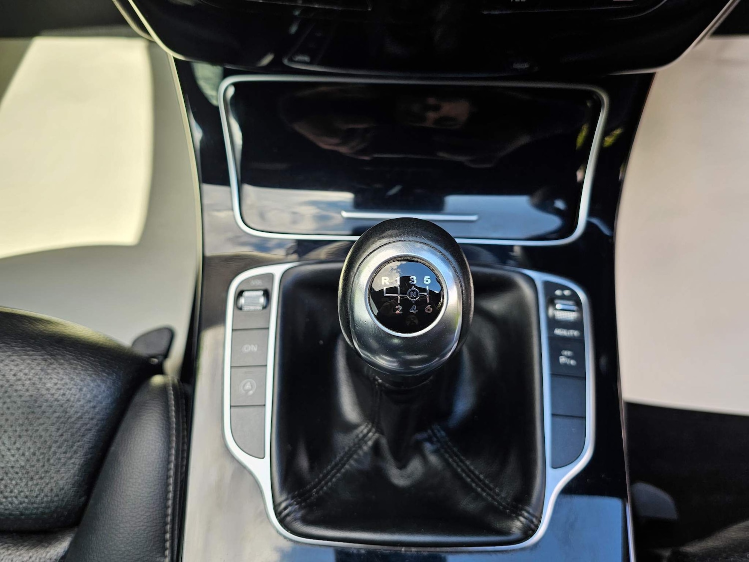 Used Mercedes-Benz C Class 2014 for sale - 76992766: Photo 38