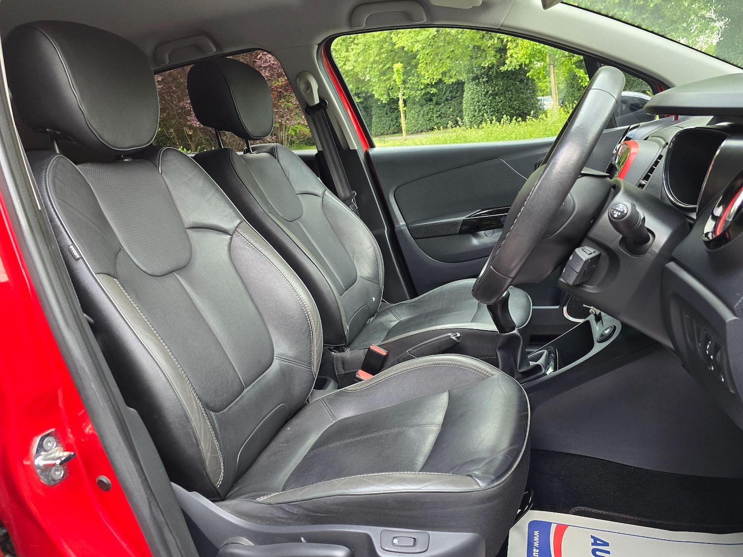 Used Renault Captur 2015 for sale - 76992576: Photo 10