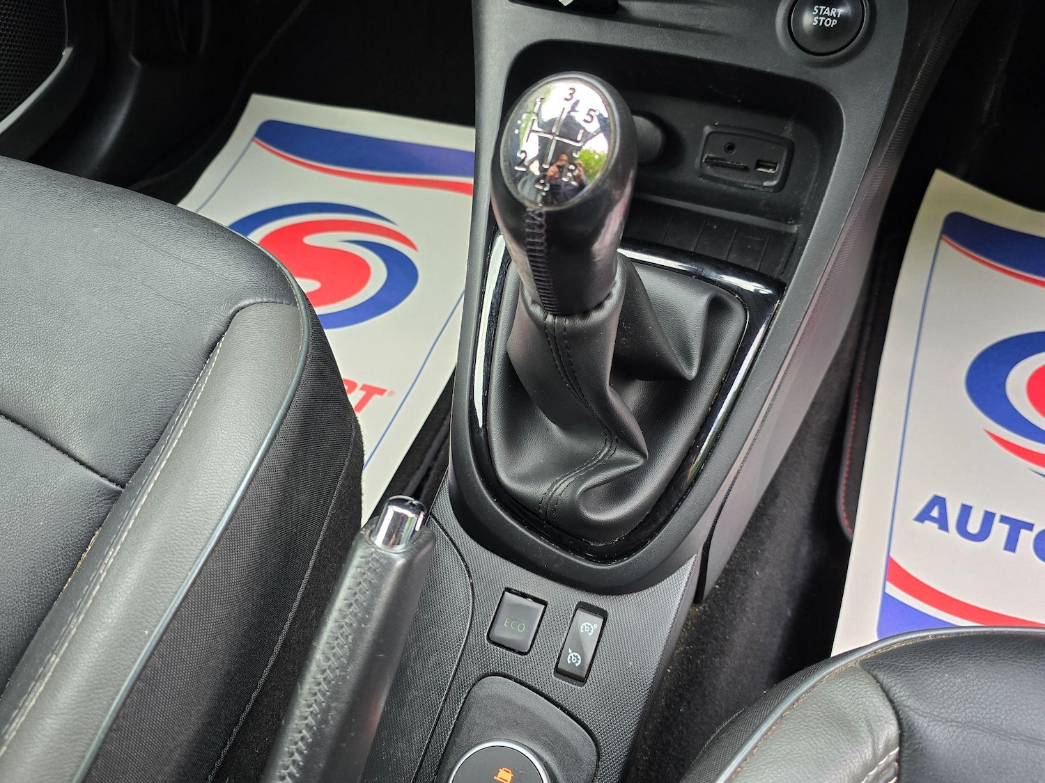 Used Renault Captur 2015 for sale - 76992576: Photo 24