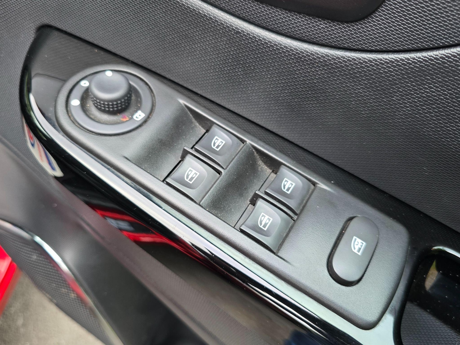 Used Renault Captur 2015 for sale - 76992576: Photo 32