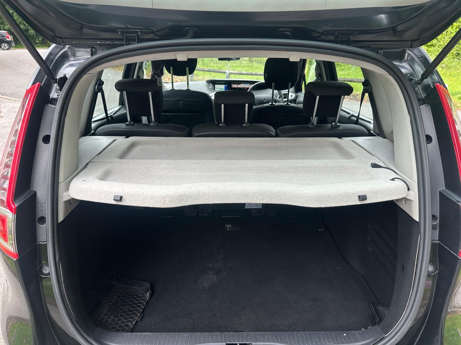 Used Renault Scenic 2011 for sale - 77925976: Photo 17