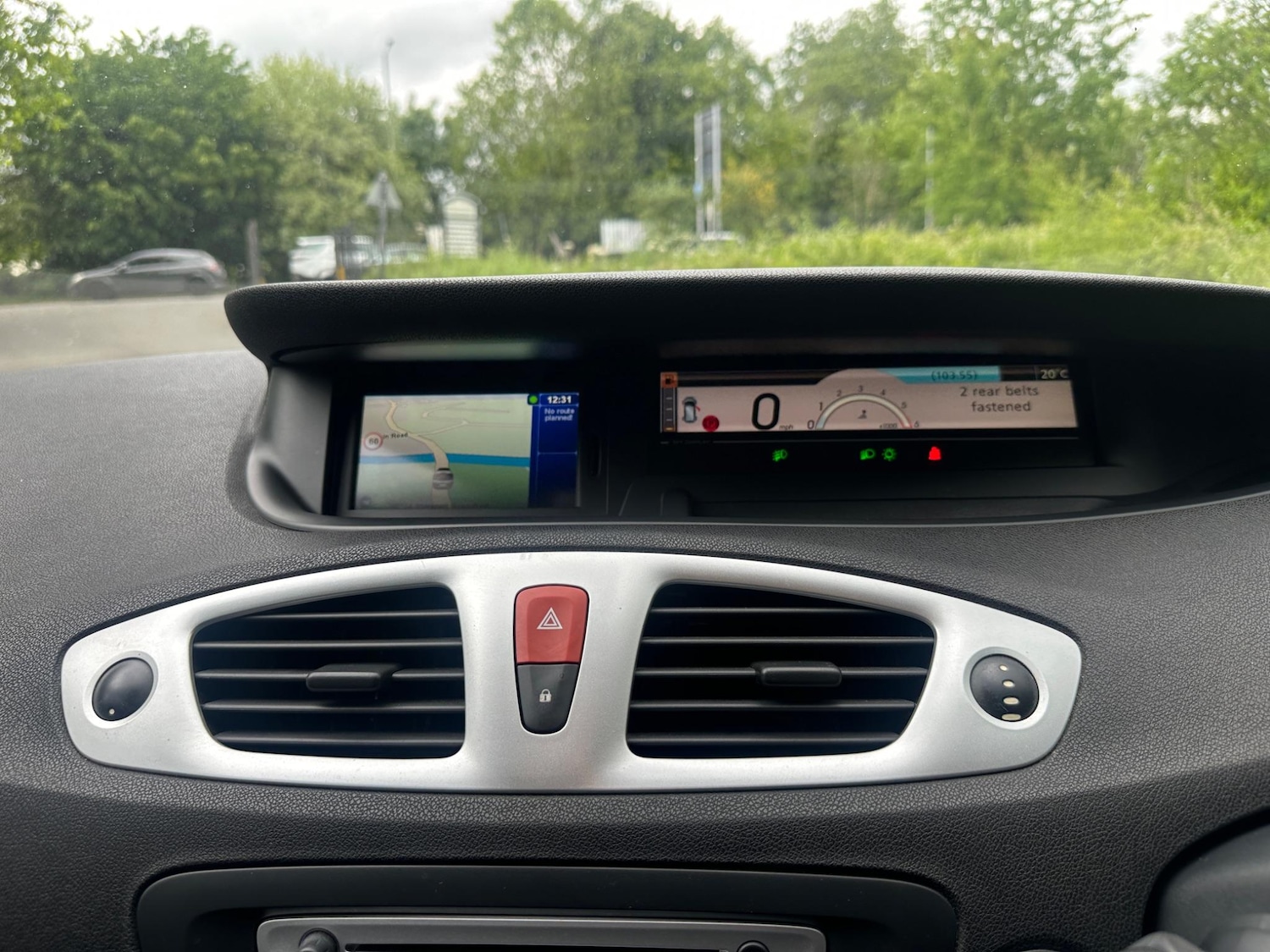 Used Renault Scenic 2011 for sale - 77925976: Photo 24