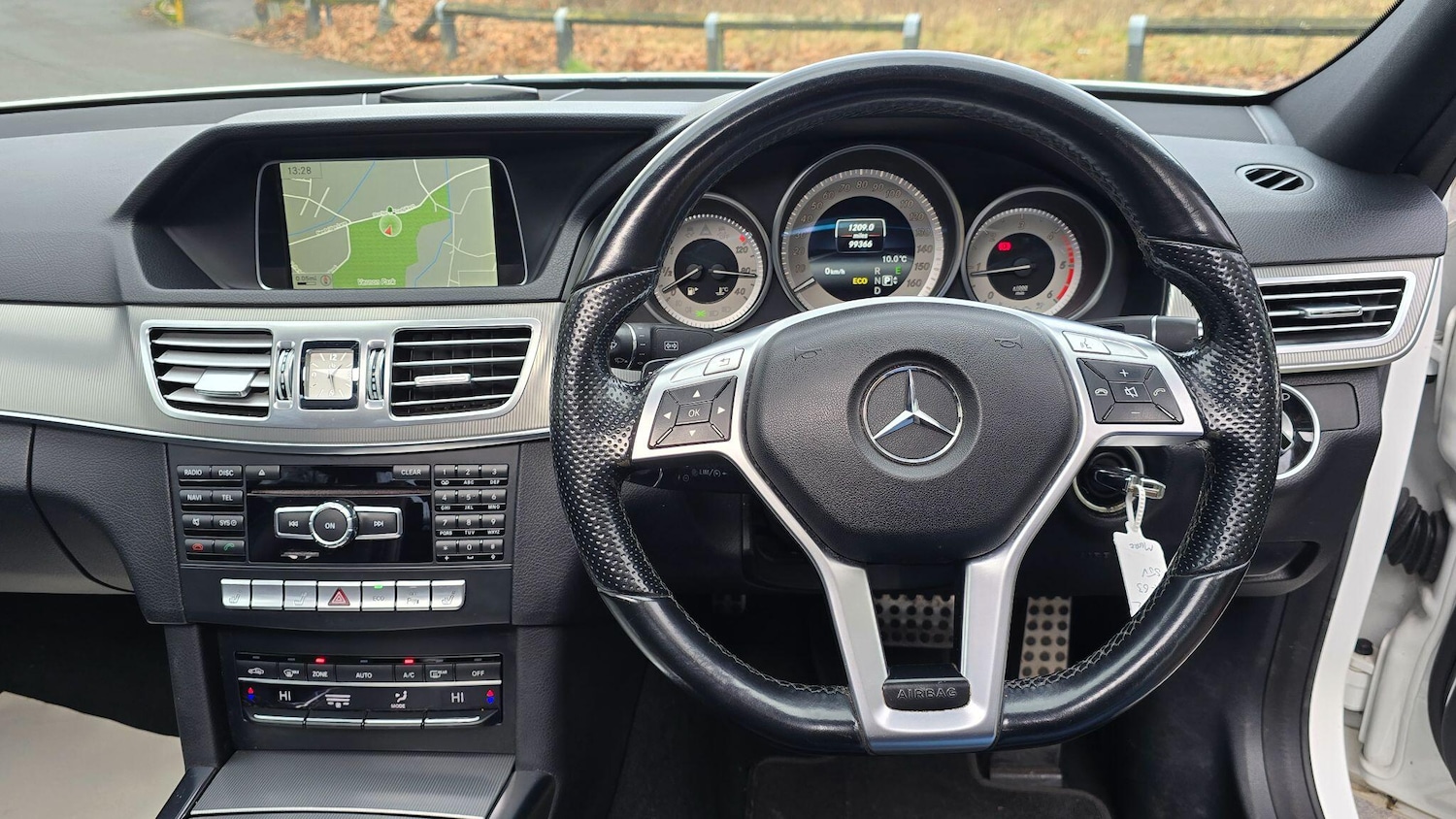 Used Mercedes-Benz E Class 2013 for sale - 77411740: Photo 26