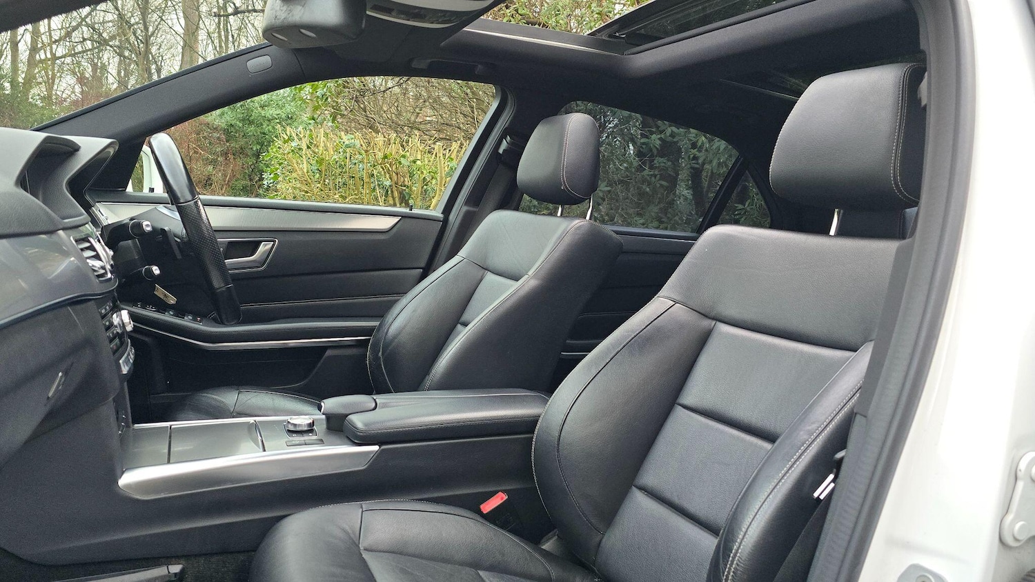 Used Mercedes-Benz E Class 2013 for sale - 77411740: Photo 33