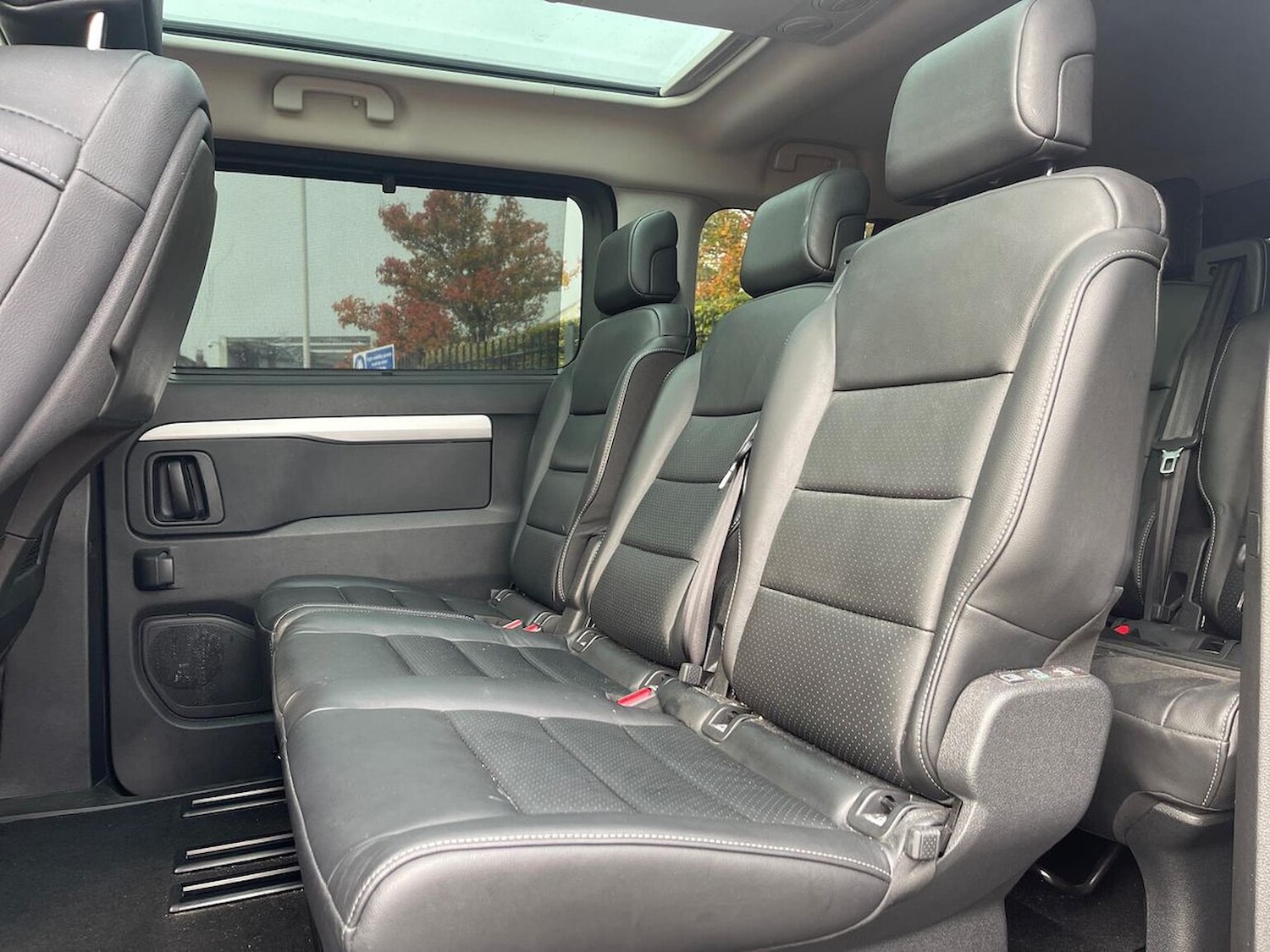 Used Peugeot Traveller 2020 for sale - 76532458: Photo 17