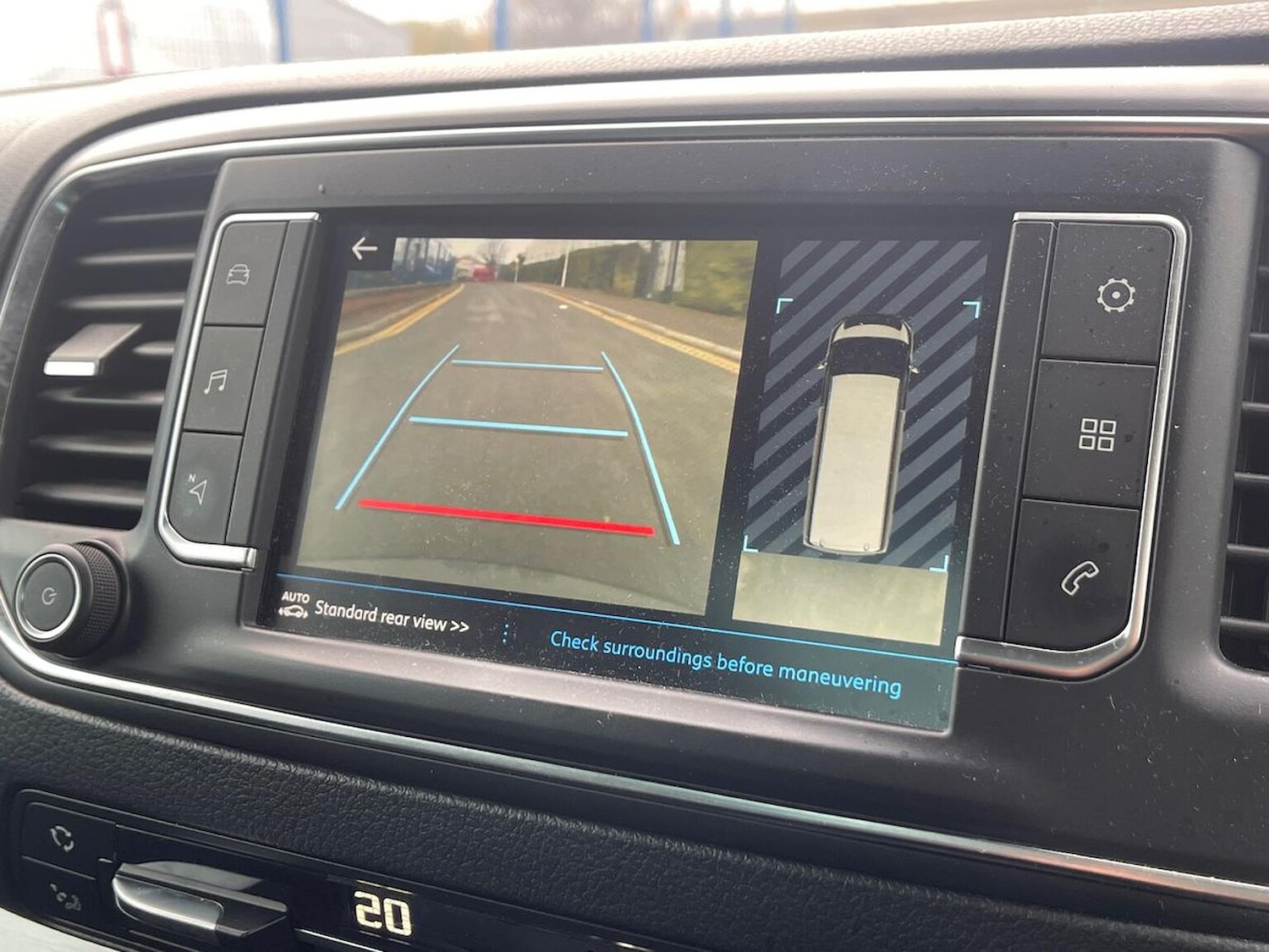 Used Peugeot Traveller 2020 for sale - 76532458: Photo 30