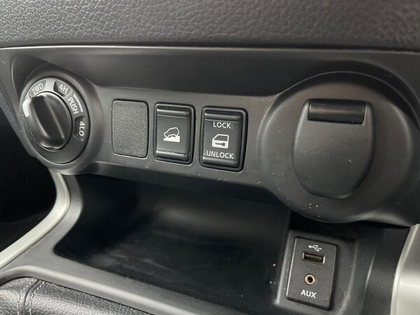 Used Nissan Navara 2018 for sale - 76275156: Photo 32