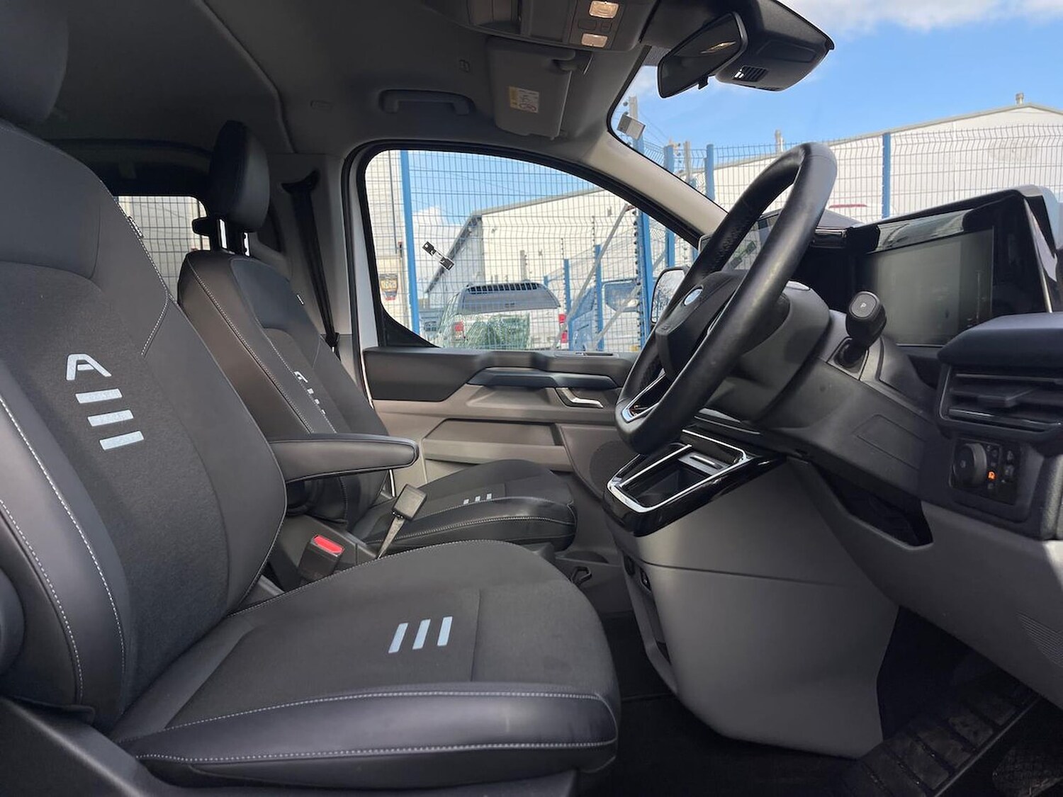 Used Ford Tourneo Custom 2024 for sale - 78194460: Photo 18