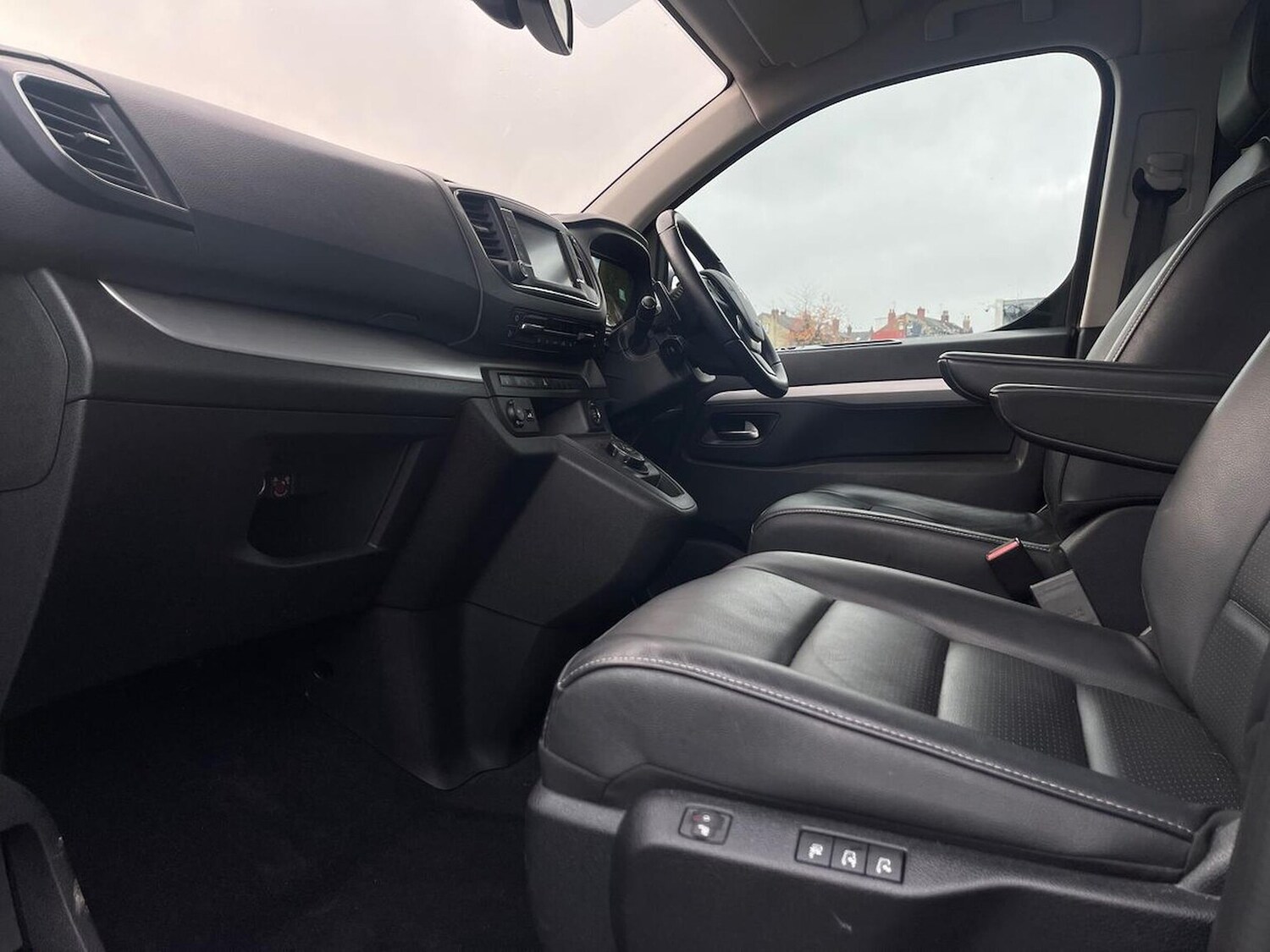 Used Peugeot Traveller 2020 for sale - 77489161: Photo 16