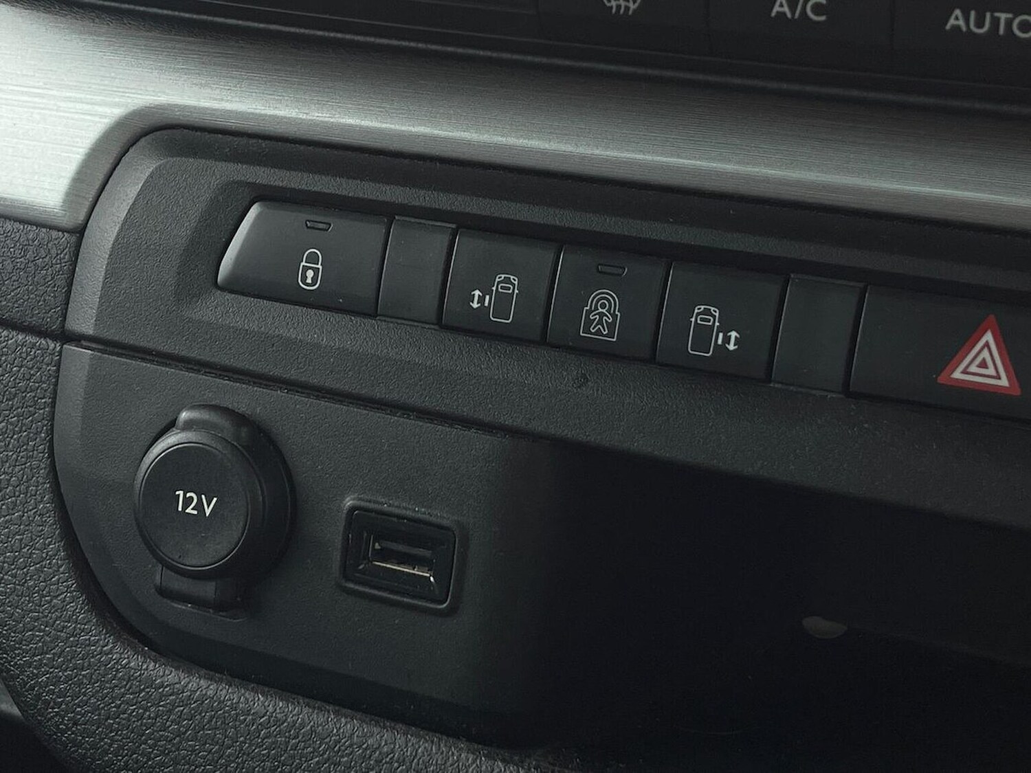 Used Peugeot Traveller 2020 for sale - 77489161: Photo 34