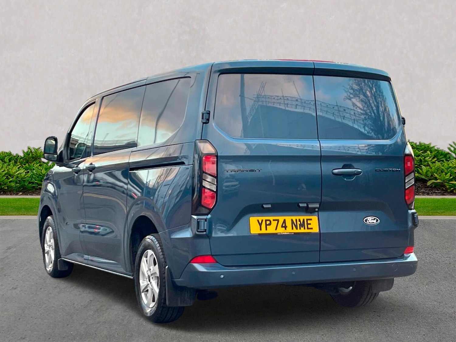 Used Ford Transit Custom 2024 for sale - 76945876: Photo 2