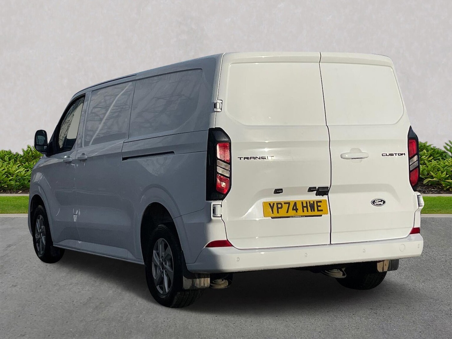Used Ford Transit Custom 2024 for sale - 76877960: Photo 2