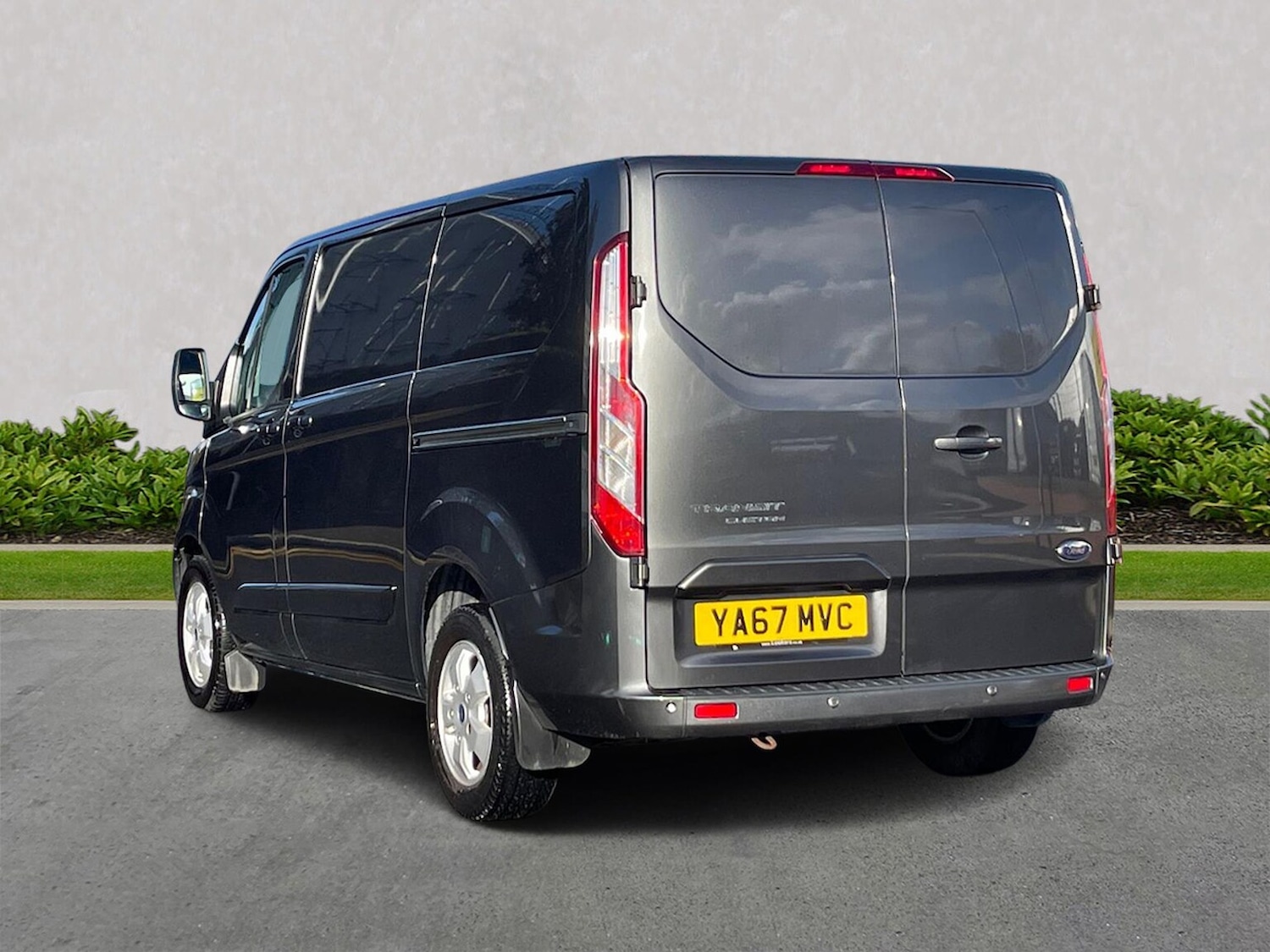 Used Ford Transit Custom 2017 for sale - 76449605: Photo 2