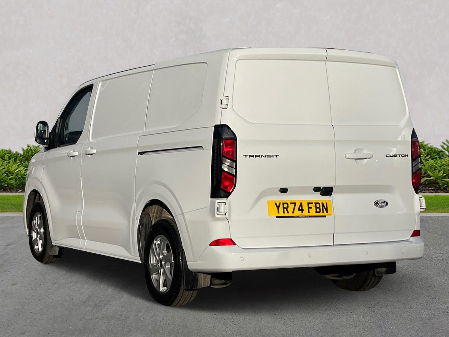 Used Ford Transit Custom 2024 for sale - 76945877: Photo 2