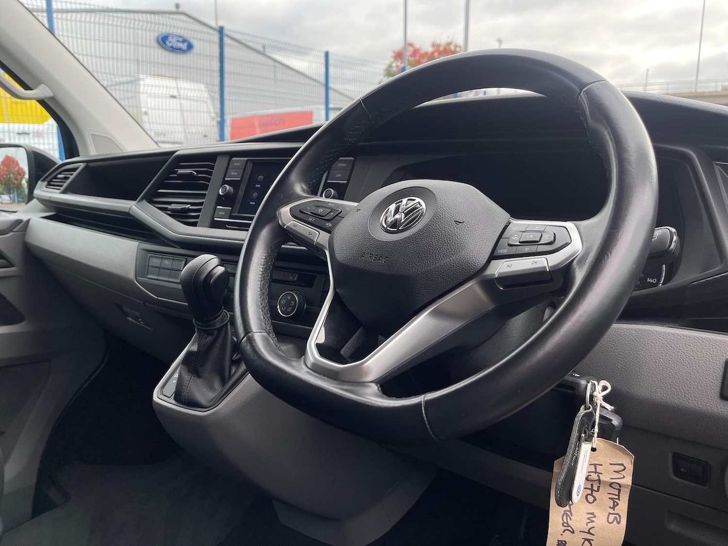 Used Volkswagen Transporter Shuttle 2020 for sale - 76687301: Photo 10