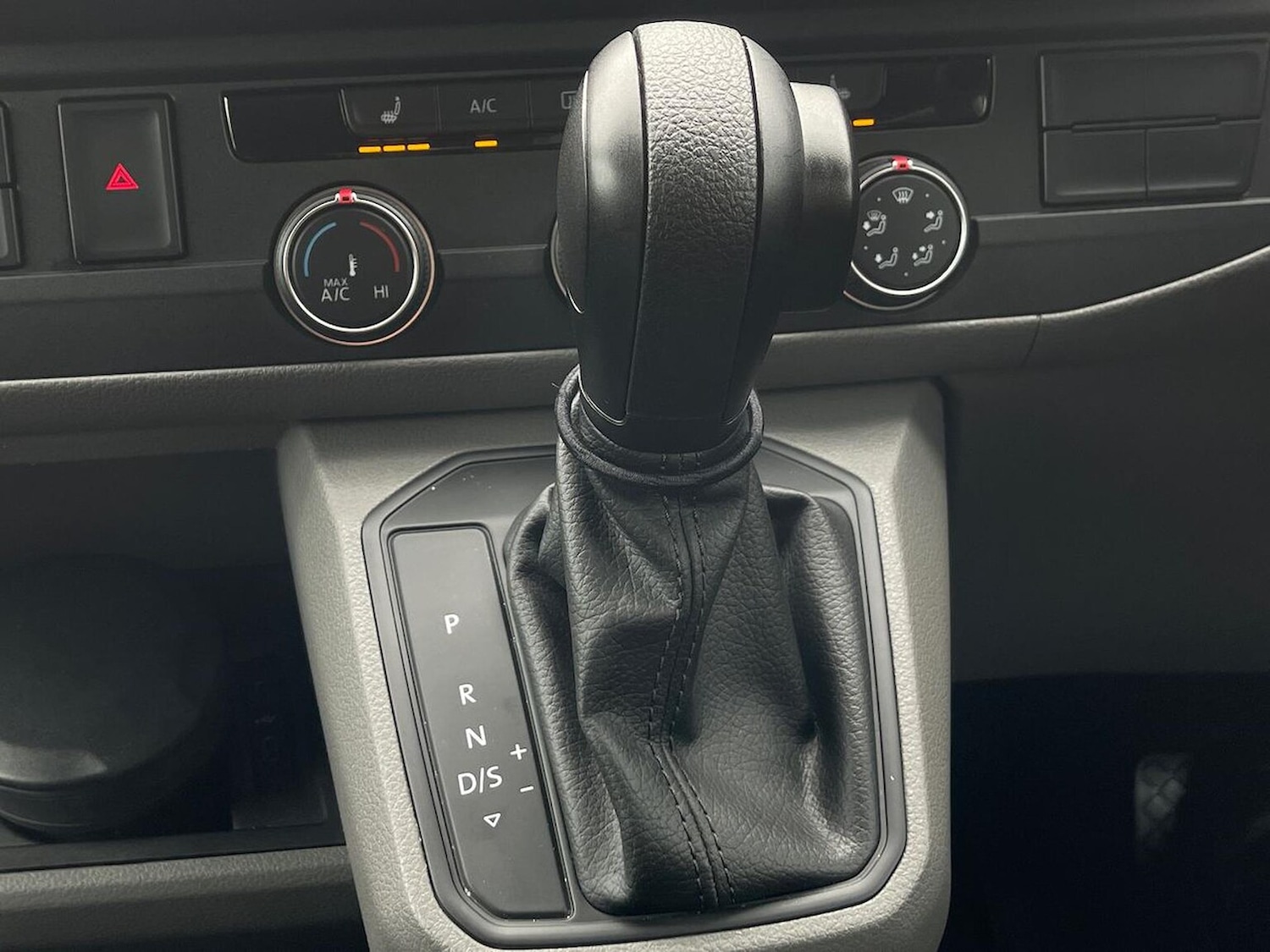 Used Volkswagen Transporter Shuttle 2020 for sale - 76687301: Photo 34