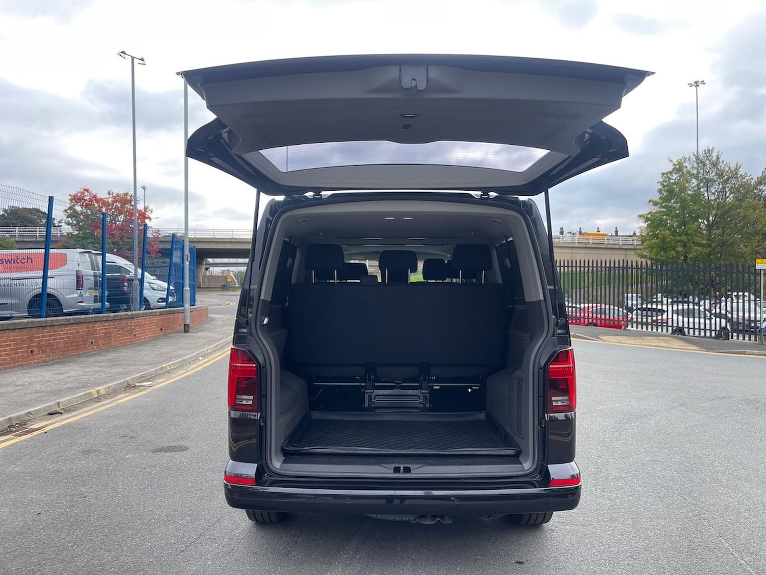 Used Volkswagen Transporter Shuttle 2020 for sale - 76687301: Photo 6