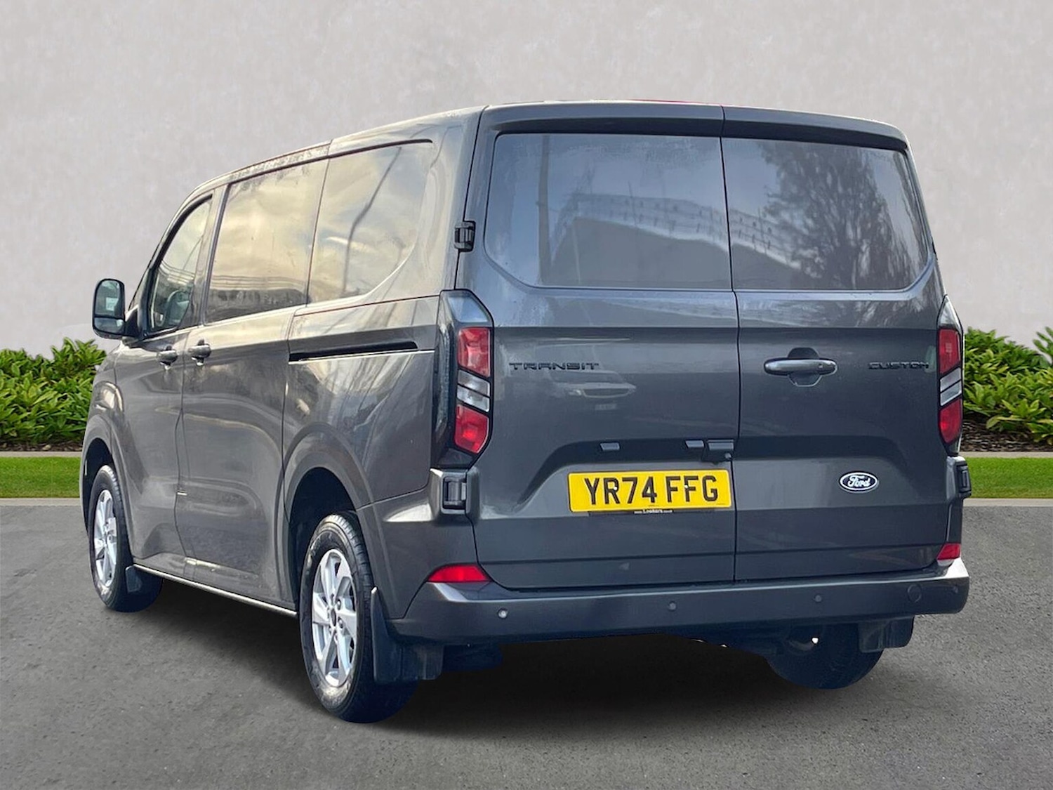 Used Ford Transit Custom 2024 for sale - 76877956: Photo 2