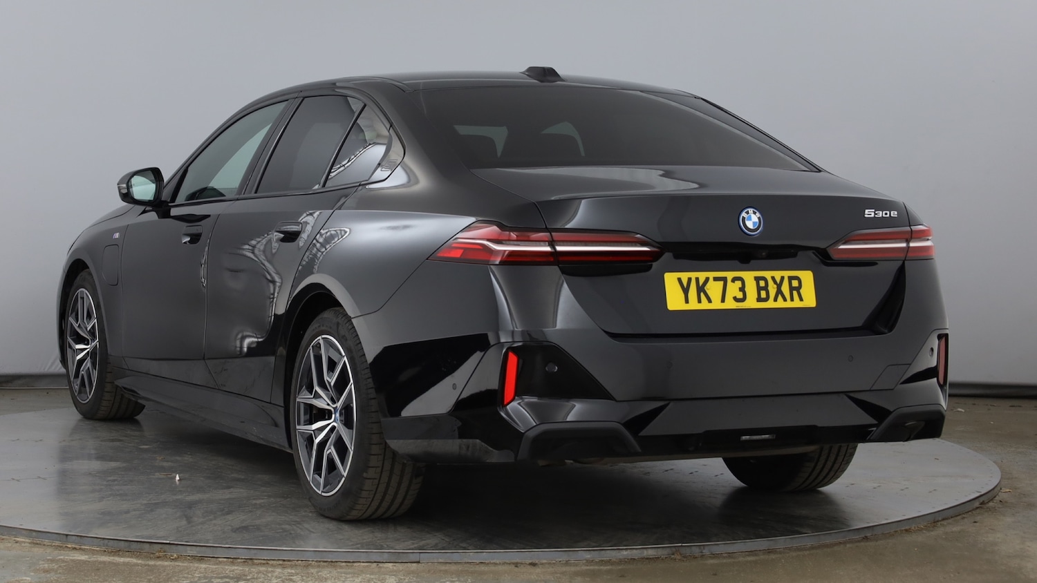 Used BMW 5 Series 2024 for sale - 76384928: Photo 2