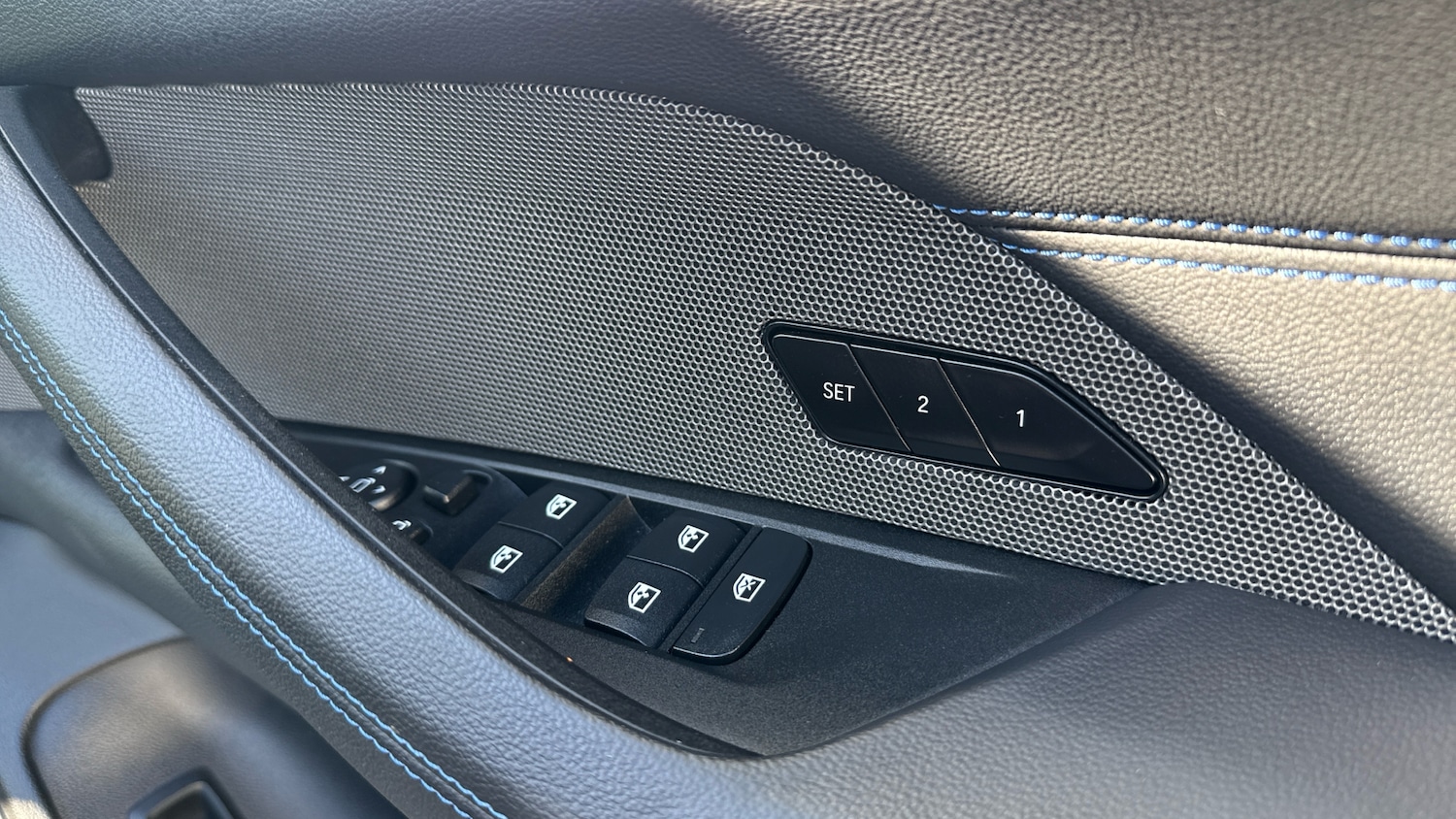 Used BMW i4 2023 for sale - 77985203: Photo 44